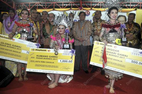 JB27_13052017_MANTAR_GAWAI_DAYAK