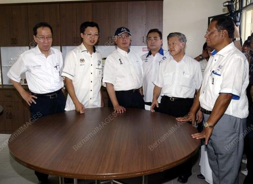 JB27_18012011_PM-RASMI_SJKC_L