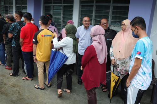 DATUK SERI HISHAMMUDDIN TUN HUSSEIN