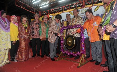 JB28_13052017_MANTAR_GAWAI_DAYAK