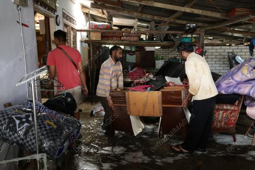 TINJAUAN MANGSA BANJIR
