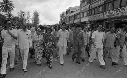 HARI PENAMAAN CALON