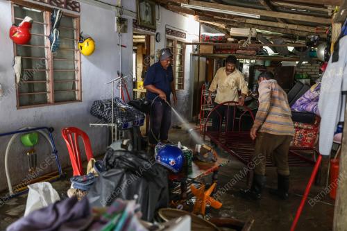 TINJAUAN MANGSA BANJIR