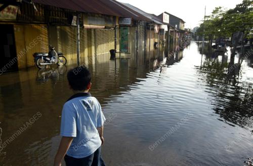 JB31_04022011_PAGOH_BANJIR