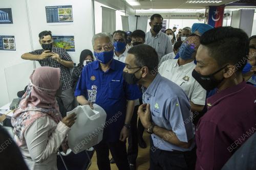 DATUK SERI ISMAIL SABRI YAAKOB