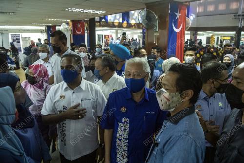 DATUK SERI ISMAIL SABRI YAAKOB