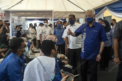 DATUK SERI ISMAIL SABRI YAAKOB