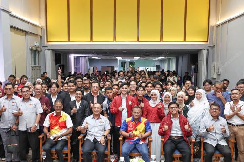 DATUK SERI AMIRUDIN SHARI