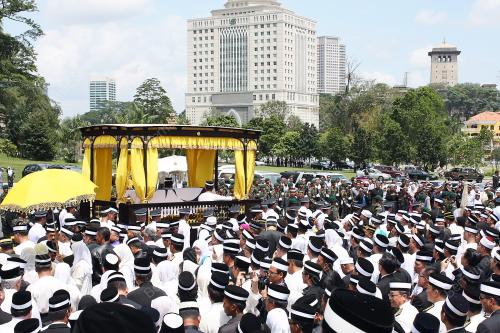SULTAN ISKANDAR SULTAN ISMAIL