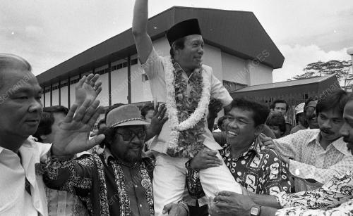 HARI PENAMAAN CALON