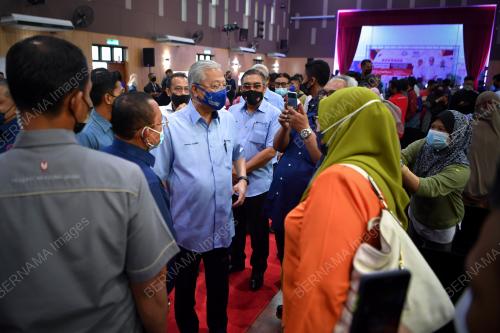 DATUK SERI ISMAIL SABRI YAAKOB