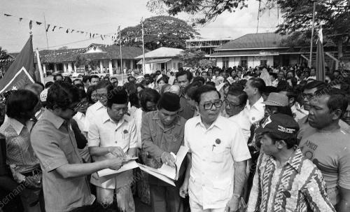 HARI PENAMAAN CALON