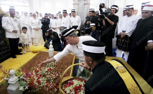 SULTAN IBRAHIM ISMAIL