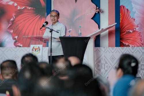 DATUK FAHMI FADZIL