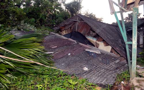 JB8_29062015_TANAH_RUNTUH