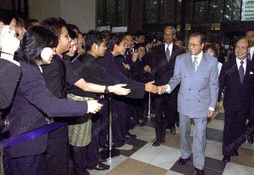 JP05-07_06_2001_PM_MEIJI_27012016
