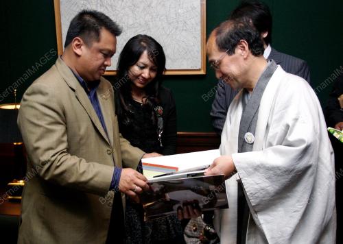 TUANKU SYED FAIZUDDIN PUTRA JAMALULLAIL