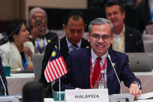 DATUK FAHMI FADZIL