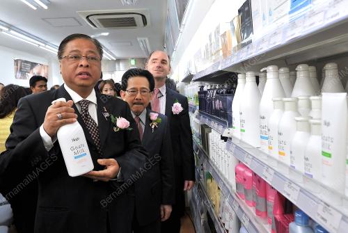 DATUK SERI ISMAIL SABRI YAAKOB