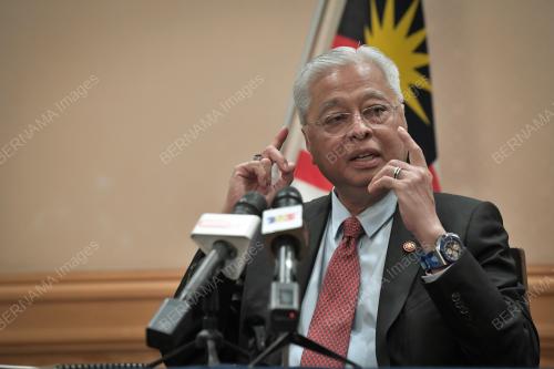 DATUK SERI ISMAIL SABRI YAAKOB