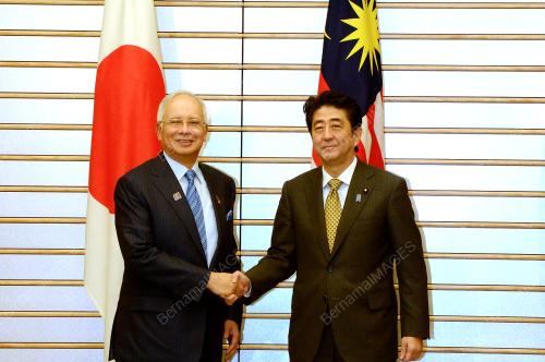 JPN04_12122013_PM_ABE