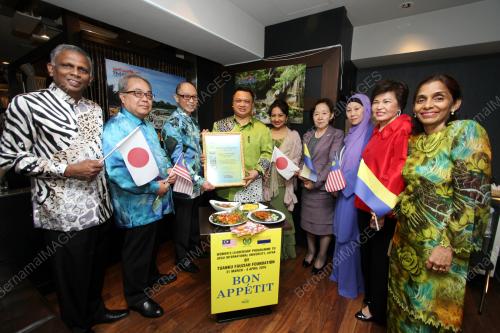 JPN05_16042001_MAKANAN_PERLIS