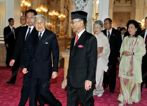 JPN06_05102012_AGONG