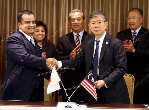 TAN SRI MUHYIDDIN YASSIM