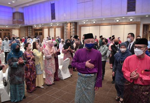 DATUK SERI ISMAIL SABRI YAAKOB