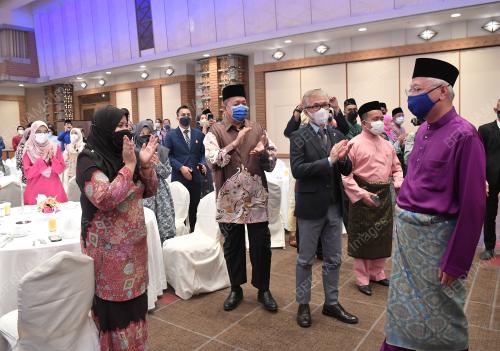 DATUK SERI ISMAIL SABRI YAAKOB
