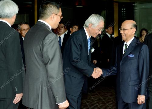 JPN11_02102012_AGONG