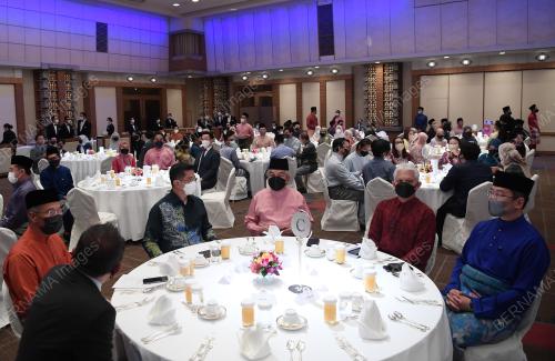 DATUK SERI ISMAIL SABRI YAAKOB