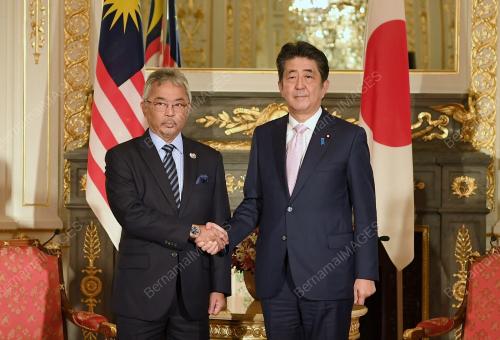 JPN12_21019_AGONG_22102019