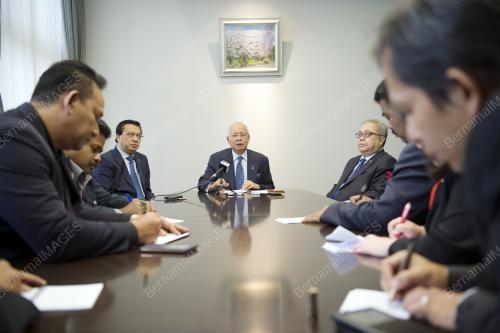 JPN12_26052015_PM