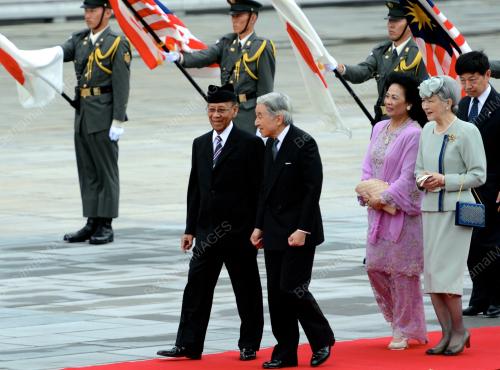 JPN14_03102012_AGONG