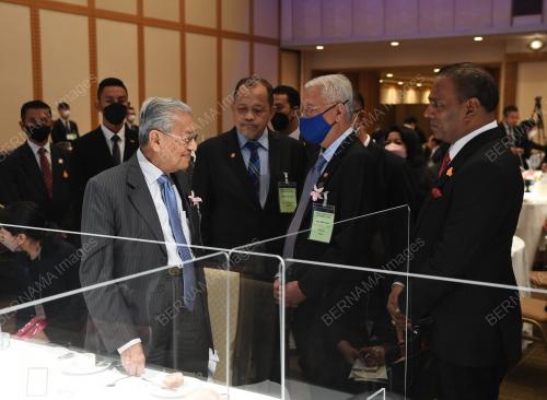 DATUK SERI ISMAIL SABRI YAAKOB