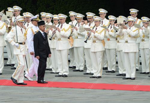 JPN17_03102012_AGONG