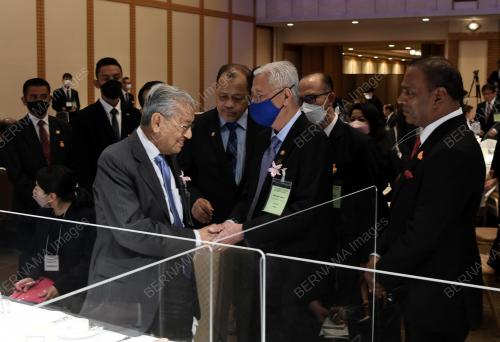 DATUK SERI ISMAIL SABRI YAAKOB