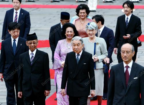 JPN18_03102012_AGONG