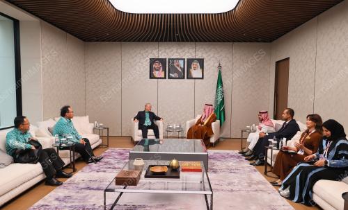 DATUK SERI FADILLAH YUSOF