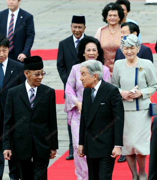 JPN20_03102012_AGONG