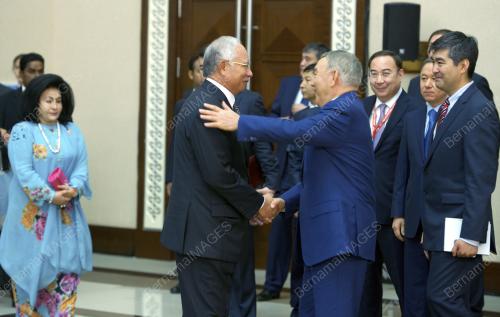 KAZ05_23052014_PM_FORUM
