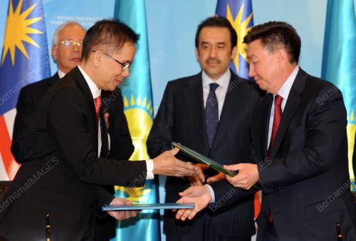 KAZ26_23052014_PM_MOU