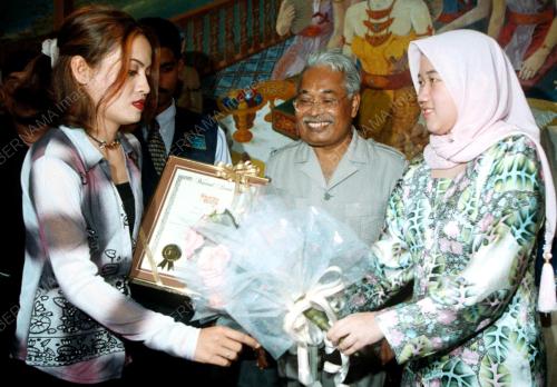 FAZIDA TERIMA SIJIL MBR
