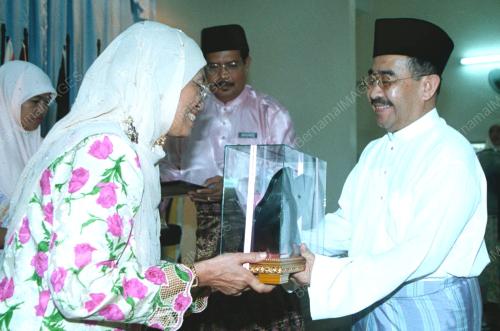 KB01-_22_05_2000_GURU_WANITA_07012016