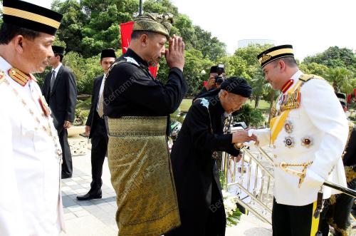 KB01_01032011_SULTAN_DEWAN