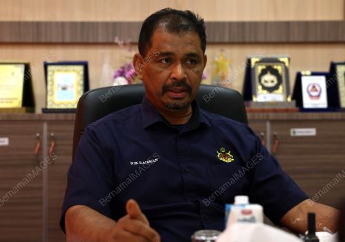 NIK RAISNAN DAUD