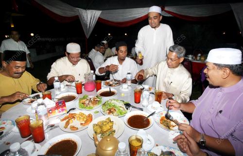 KHAIRY JAMALUDDIN