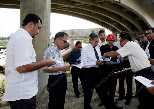 DATUK SERI MUSTAPA MOHAMED