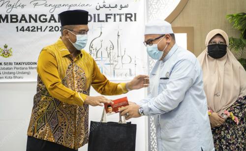 DATUK SERI TAKIYUDDIN HASSAN